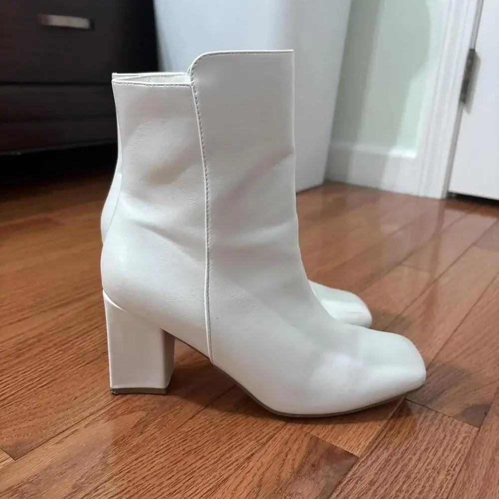 Women's white Boots